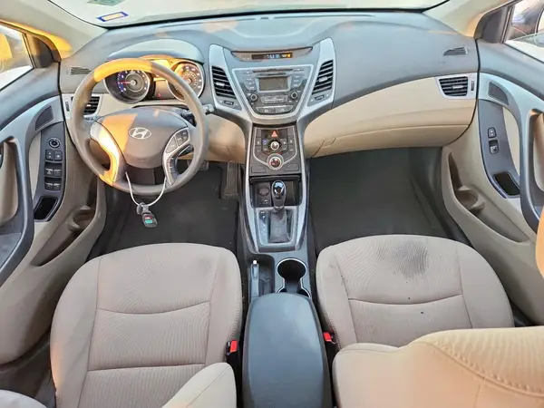 5NPDH4AE2GH785713 2016 HYUNDAI ELANTRA - Image 8