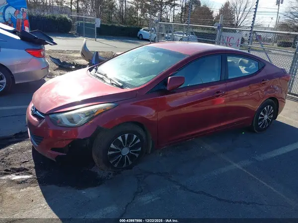 5NPDH4AE2GH786621 2016 HYUNDAI ELANTRA - Image 2
