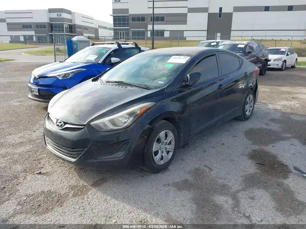 5NPDH4AE2GH786652 2016 HYUNDAI ELANTRA - Image 2