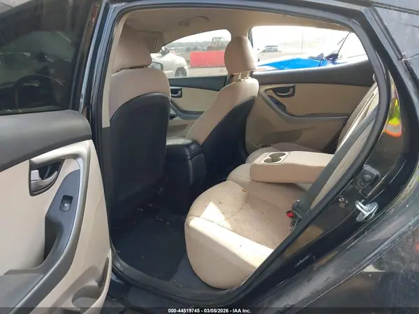5NPDH4AE2GH786652 2016 HYUNDAI ELANTRA - Image 8