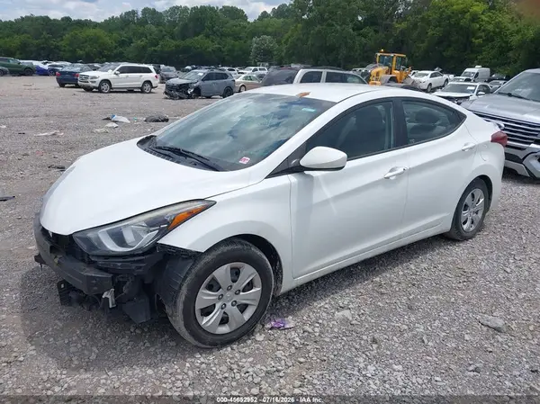 5NPDH4AE2GH787185 2016 HYUNDAI ELANTRA - Image 2