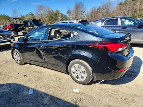 5NPDH4AE2GH788031 2016 HYUNDAI ELANTRA - Image 2