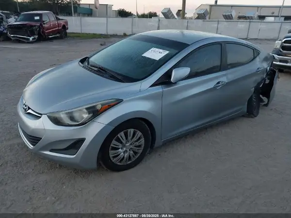 5NPDH4AE2GH788224 2016 HYUNDAI ELANTRA - Image 2