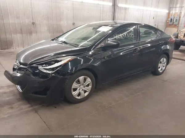 5NPDH4AE2GH789745 2016 HYUNDAI ELANTRA - Image 2