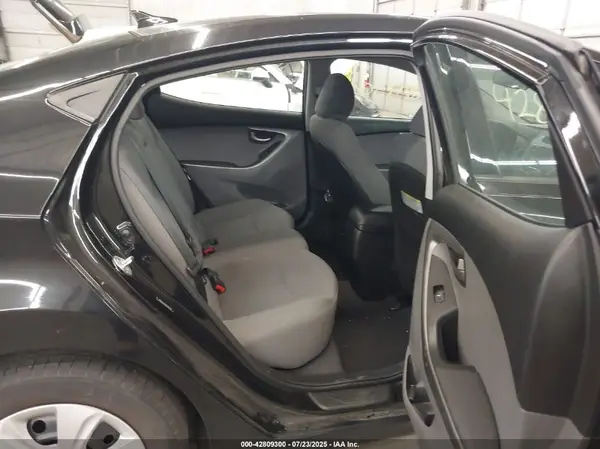 5NPDH4AE2GH789745 2016 HYUNDAI ELANTRA - Image 8