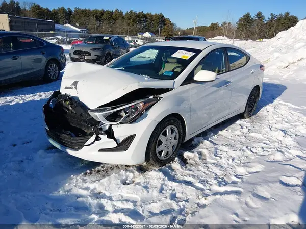5NPDH4AE2GH792659 2016 HYUNDAI ELANTRA - Image 2