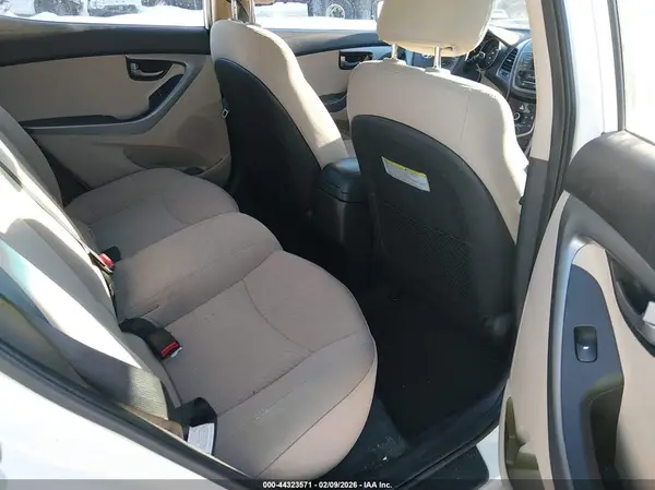 5NPDH4AE2GH792659 2016 HYUNDAI ELANTRA - Image 8