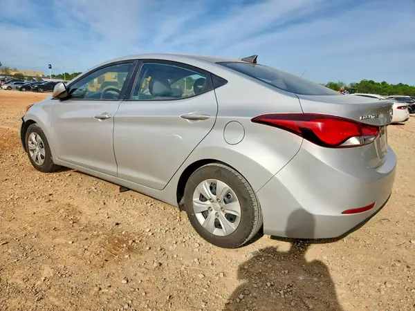 5NPDH4AE2GH793424 2016 HYUNDAI ELANTRA - Image 2