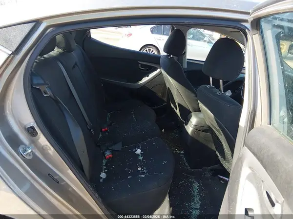 5NPDH4AE2GH794329 2016 HYUNDAI ELANTRA - Image 8
