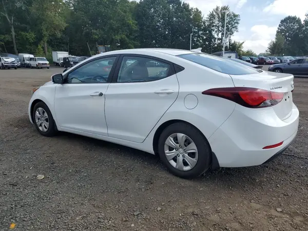 5NPDH4AE2GH795688 2016 HYUNDAI ELANTRA - Image 2