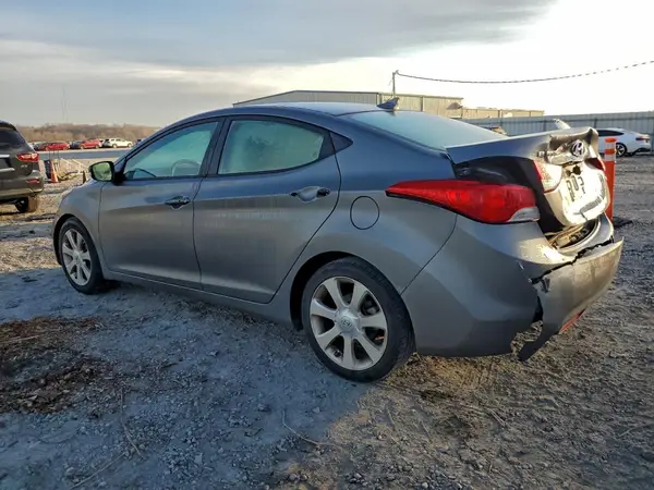 5NPDH4AE3CH127523 2017 HYUNDAI ELANTRA - Image 2