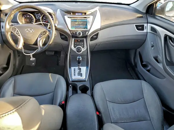5NPDH4AE3CH127523 2017 HYUNDAI ELANTRA - Image 8