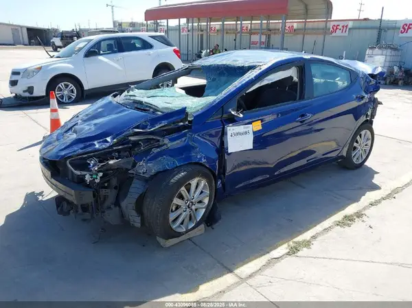 5NPDH4AE3GH654144 2016 HYUNDAI ELANTRA - Image 2
