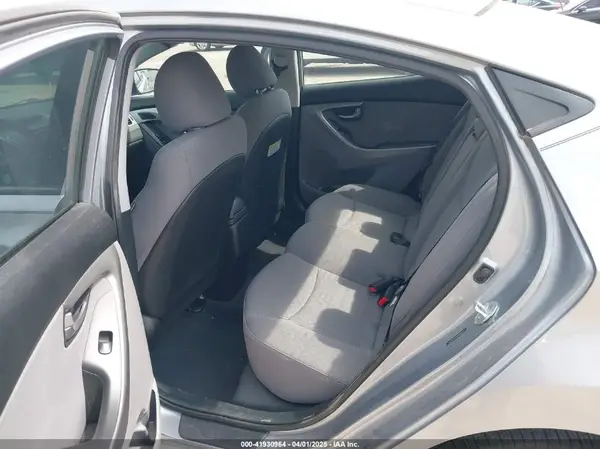 5NPDH4AE3GH656217 2016 HYUNDAI ELANTRA - Image 8