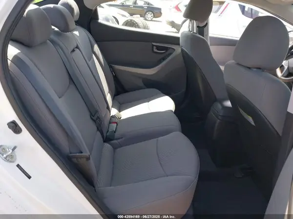 5NPDH4AE3GH658811 2016 HYUNDAI ELANTRA - Image 8