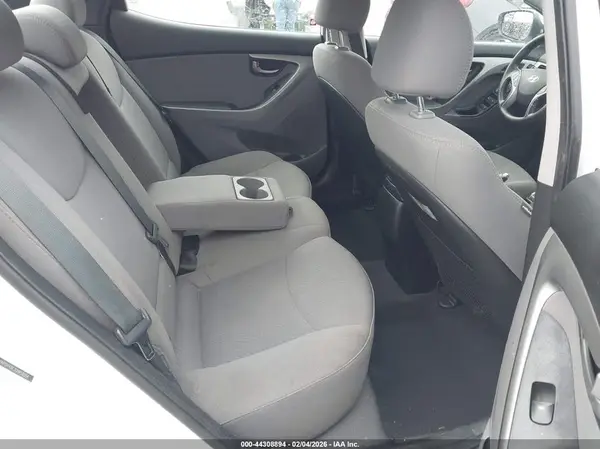5NPDH4AE3GH659554 2016 HYUNDAI ELANTRA - Image 8