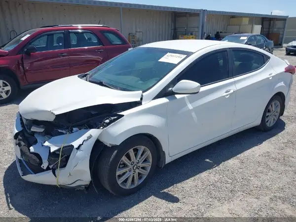 5NPDH4AE3GH659568 2016 HYUNDAI ELANTRA - Image 2