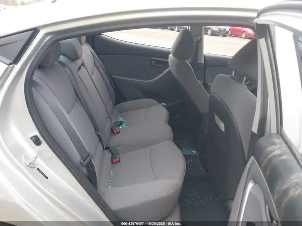 5NPDH4AE3GH659618 2016 HYUNDAI ELANTRA - Image 8