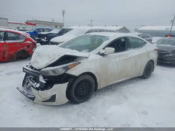 5NPDH4AE3GH661756 2016 HYUNDAI ELANTRA - Image 2
