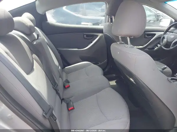 5NPDH4AE3GH661904 2016 HYUNDAI ELANTRA - Image 8