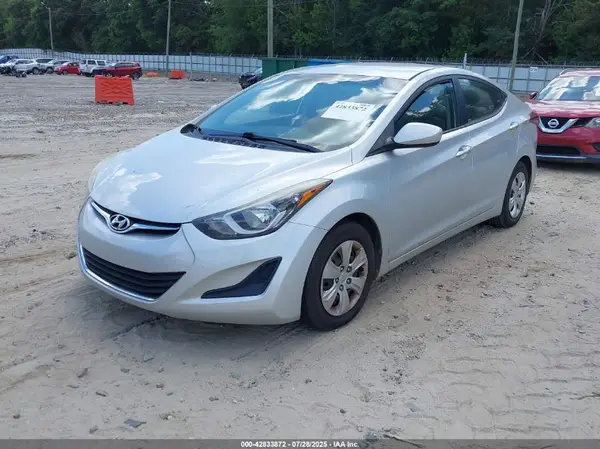5NPDH4AE3GH666388 2016 HYUNDAI ELANTRA - Image 2
