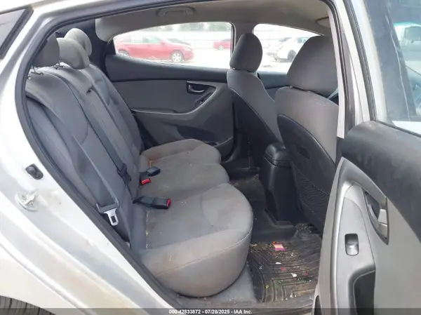 5NPDH4AE3GH666388 2016 HYUNDAI ELANTRA - Image 8