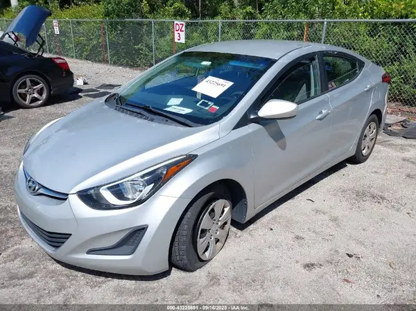 5NPDH4AE3GH666410 2016 HYUNDAI ELANTRA - Image 2