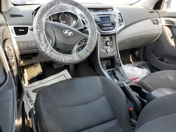 5NPDH4AE3GH666763 2016 HYUNDAI ELANTRA - Image 8