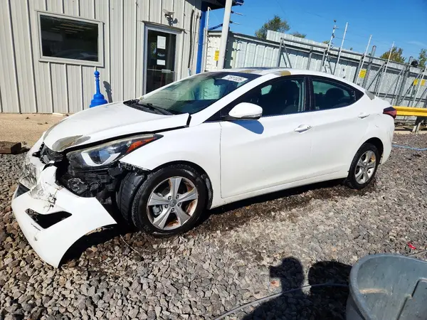 5NPDH4AE3GH668206 2016 HYUNDAI ELANTRA - Image 1