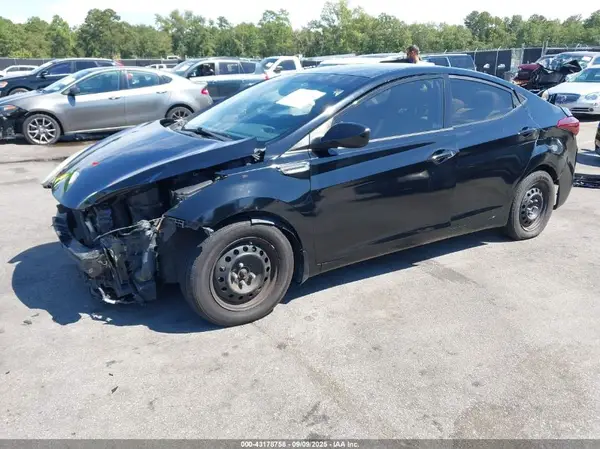5NPDH4AE3GH668433 2016 HYUNDAI ELANTRA - Image 2