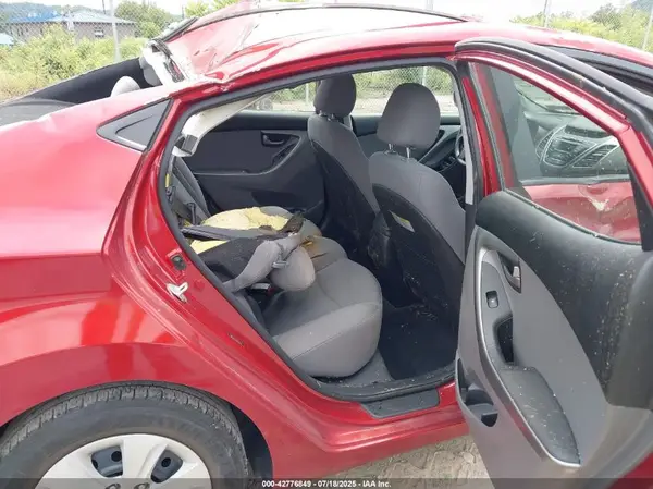 5NPDH4AE3GH669257 2016 HYUNDAI ELANTRA - Image 8