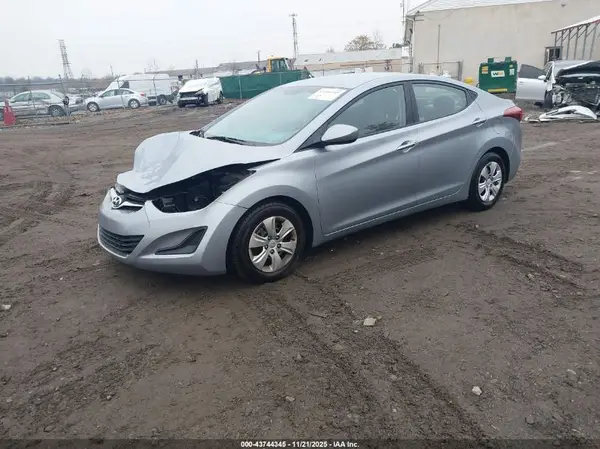 5NPDH4AE3GH670229 2016 HYUNDAI ELANTRA - Image 2