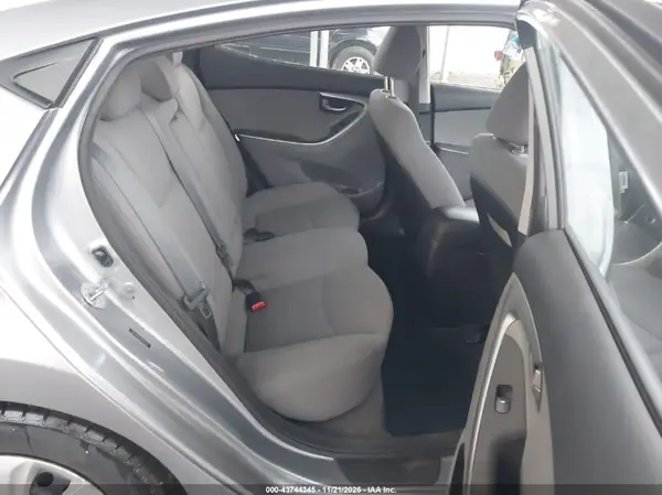 5NPDH4AE3GH670229 2016 HYUNDAI ELANTRA - Image 8