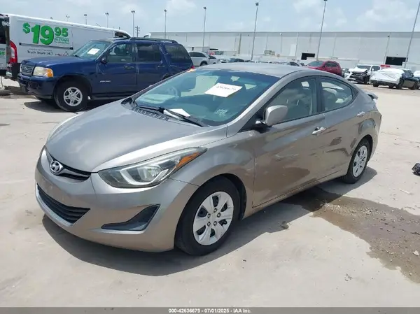 5NPDH4AE3GH670361 2016 HYUNDAI ELANTRA - Image 2