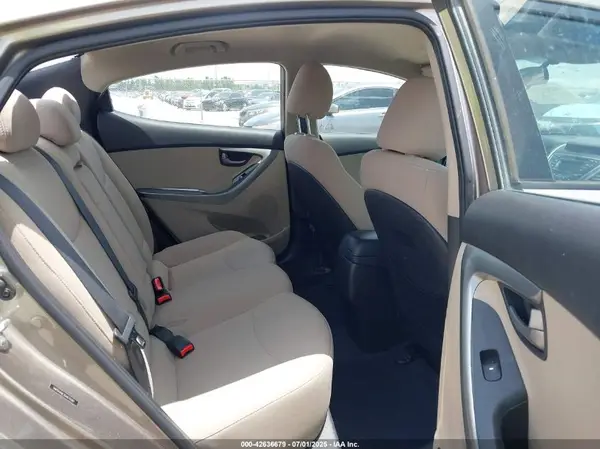 5NPDH4AE3GH670361 2016 HYUNDAI ELANTRA - Image 8