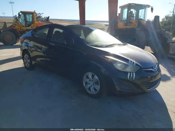5NPDH4AE3GH671798 2016 HYUNDAI ELANTRA - Image 1