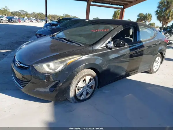 5NPDH4AE3GH671798 2016 HYUNDAI ELANTRA - Image 2