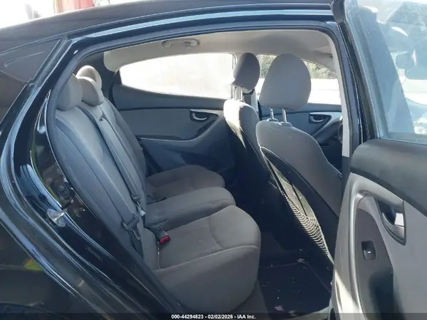 5NPDH4AE3GH671798 2016 HYUNDAI ELANTRA - Image 8