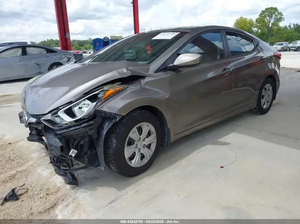 5NPDH4AE3GH671901 2016 HYUNDAI ELANTRA - Image 2
