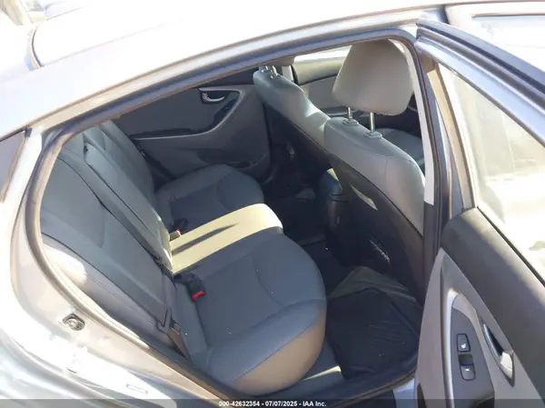 5NPDH4AE3GH674846 2016 HYUNDAI ELANTRA - Image 8