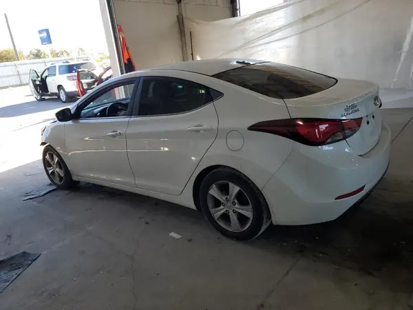 5NPDH4AE3GH675916 2016 HYUNDAI ELANTRA - Image 2