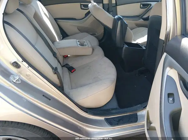 5NPDH4AE3GH676225 2016 HYUNDAI ELANTRA - Image 8