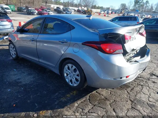 5NPDH4AE3GH677195 2016 HYUNDAI ELANTRA - Image 2