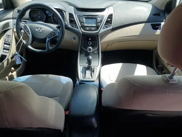 5NPDH4AE3GH677231 2016 HYUNDAI ELANTRA - Image 8