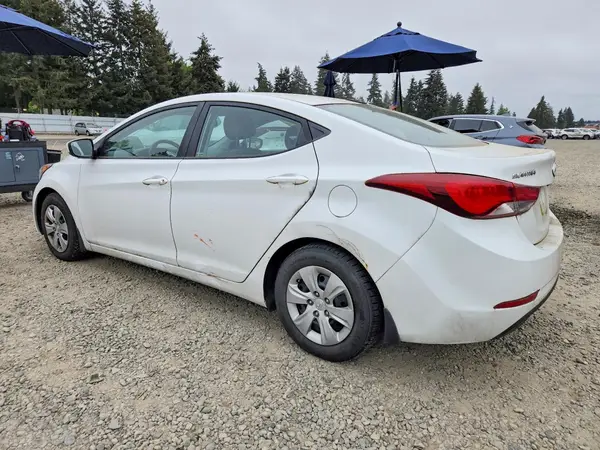 5NPDH4AE3GH679318 2016 HYUNDAI ELANTRA - Image 2