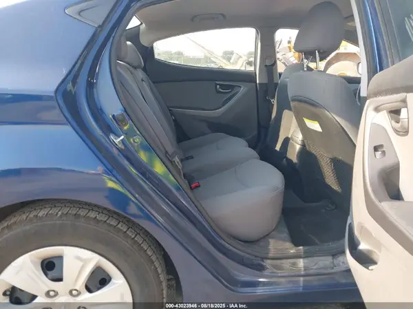 5NPDH4AE3GH680890 2016 HYUNDAI ELANTRA - Image 8