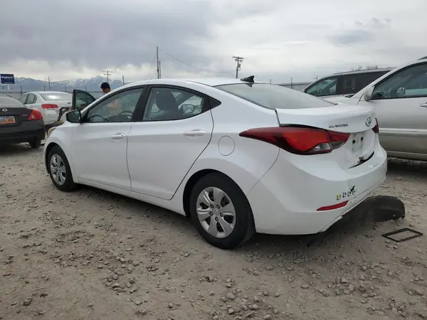 5NPDH4AE3GH682588 2016 HYUNDAI ELANTRA - Image 2