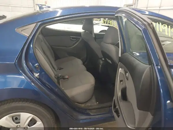 5NPDH4AE3GH683451 2016 HYUNDAI ELANTRA - Image 8