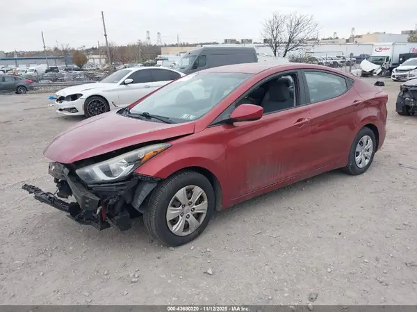 5NPDH4AE3GH683675 2016 HYUNDAI ELANTRA - Image 2