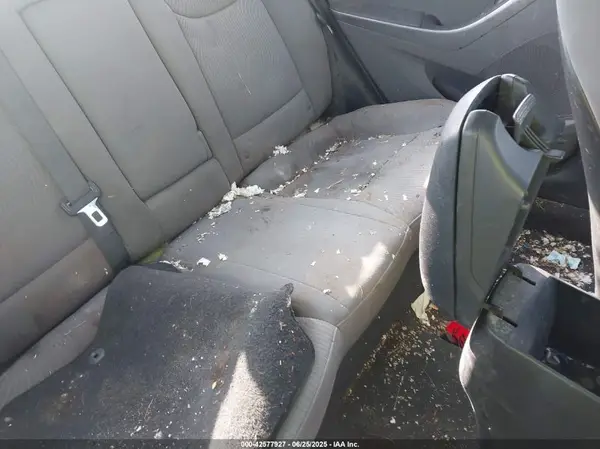 5NPDH4AE3GH683949 2016 HYUNDAI ELANTRA - Image 8